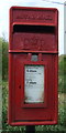 Close up, Elizabeth II postbox on the B1018 near Wickham Mill Bridge