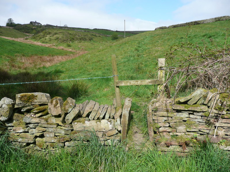 Stile On Halifax Fp192 At Spanefield © Humphrey Bolton Geograph