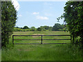 TQ7439 : Gated field east of Jarvis Lane by Robin Webster