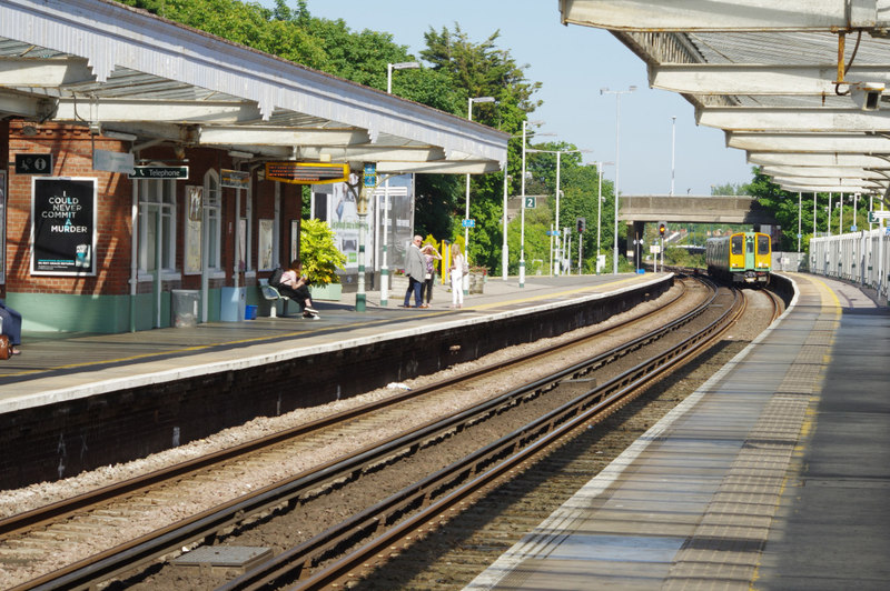 Worthing Station © Stephen McKay :: Geograph Britain and Ireland