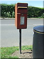 Elizabeth II postbox on North Road, Baldock