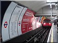 TQ3081 : Holborn tube station, Piccadilly Line, Westbound platform 3 by Mike Quinn