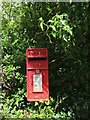 Elizabeth II post postbox on Mill Lane