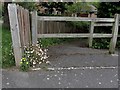 Footpath from Orchard Way to Gorselands