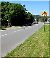 Warning sign - traffic lights, Heol-y-Sarn, Llantrisant