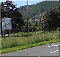 Directions sign facing Heol-y-Sarn, Llantrisant