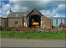 ND2567 : Former farmhouse near Loch Heilen, Caithness by Claire Pegrum