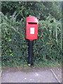 Elizabeth II postbox on the B1054, New England