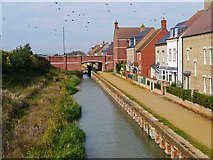SU1482 : Wilts & Berks Canal adjacent to Mattocks Path, East Wichel, Wichelstowe, Swindon by P L Chadwick