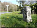 Guide stone at Hoggs Corner, Minishant