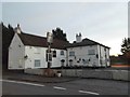 Closed pub on Tring Road, Cow Roast