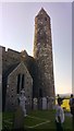 S0740 : Round tower and north transept of the cathedral - the Rock of Cashel by Phil Champion