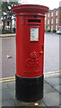 TA0929 : George V postbox on Kingston Square, Hull by JThomas