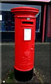 TA0929 : Elizabeth II postbox on Caroline Street, Hull by JThomas