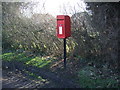 SE8230 : Elizabeth II postbox on Hive Lane, Hive by JThomas