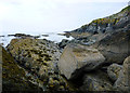 NM2721 : A rocky corner of SE Iona by Andy Waddington