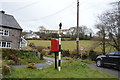 Road sign, Hoo Meavy