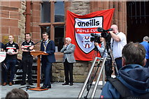 C4316 : Derry City Council Mayor addresses the crowd by Kenneth  Allen