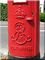 Edward VII postbox, Ember Lane / Elm Tree Avenue - royal cipher