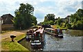 Queue for the lock at Aldermaston Wharf 