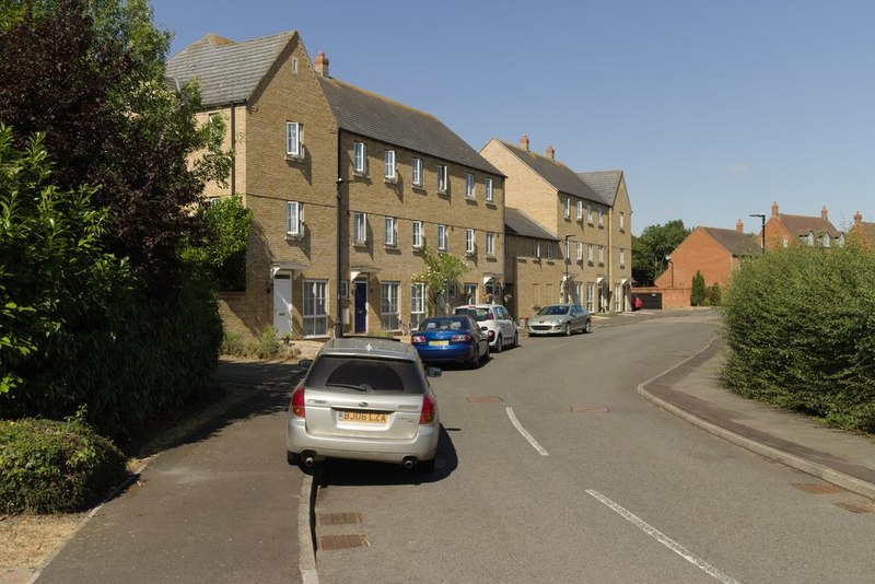 Longmeadow Drive, Wilstead © Mark Anderson Geograph Britain and Ireland