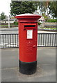 Elizabeth II postbox on Fernlea Avenue, Barnoldswick