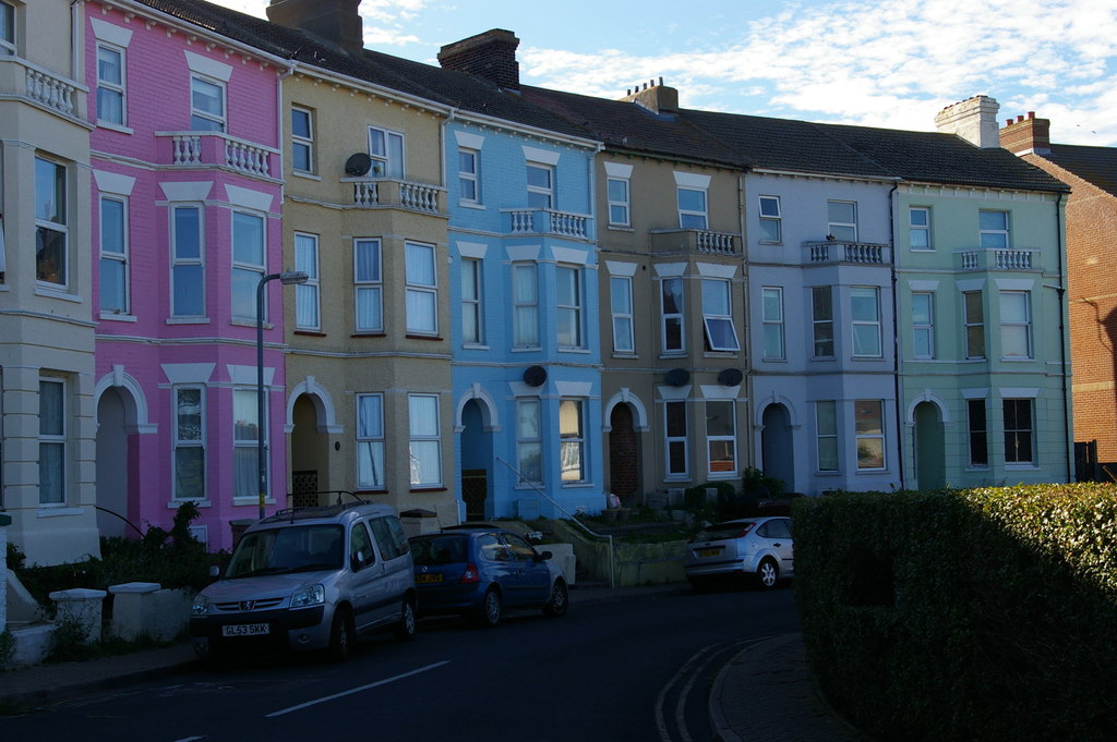 Crescent Road, WaltonontheNaze © Christopher Hilton Geograph