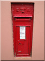TL9226 : Foxes Corner Edward VII Postbox by Geographer