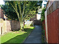 Path from Moat Farm Road to The Farmlands