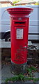 Elizabeth II postbox on Wood Street, Middleton