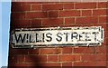 Willis Street (road name sign)