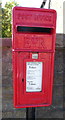 Elizabeth II postbox on Market Street, Whitworth