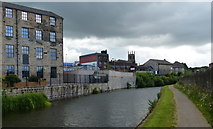 SD8332 : Leeds and Liverpool Canal in Burnley by Mat Fascione
