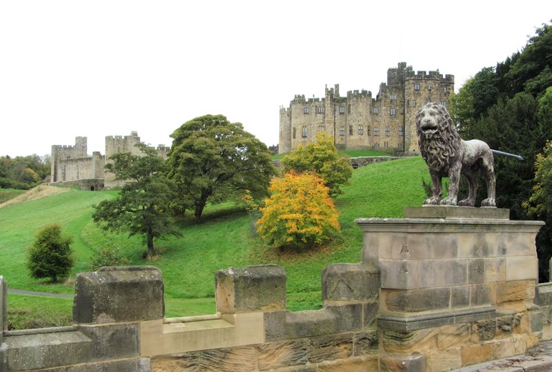 The Percy Lion And Alnwick Castle © Gordon Hatton :: Geograph Britain 