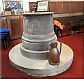 Cleckheaton Whitechapel, Norman font