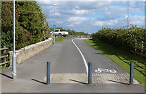 SE3629 : Cycleway and footpath next to the Aberford Road by Mat Fascione