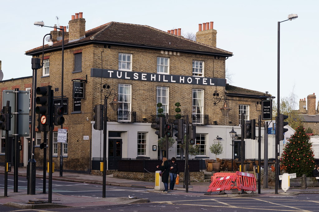 Tulse Hill Hotel © Peter Trimming :: Geograph Britain and Ireland