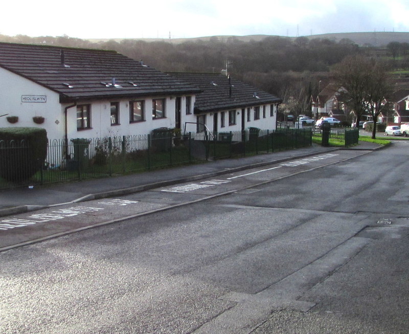 Heol Islwyn bungalows, Nelson \u00a9 Jaggery :: Geograph Britain and Ireland