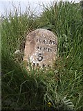 NR7625 : Old Milestone by the B842, north of Peninver, Campbeltown parish by Milestone Society