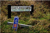 H4782 : Conflicting spelling of Castleroddy on road sign by Kenneth  Allen
