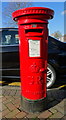 TA0528 : George V postbox on Boothferry Road, Hull by JThomas