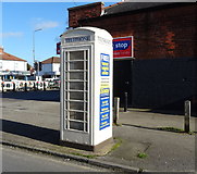 TA0428 : K6 telephone box on Spring Gardens, Hull by JThomas