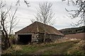 Barn on path at Glascairn