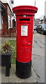 TA0730 : George V postbox on Chanterlands Avenue, Hull by JThomas