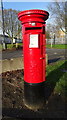 TA0633 : Elizabeth II postbox on Hall Road, Hull by JThomas