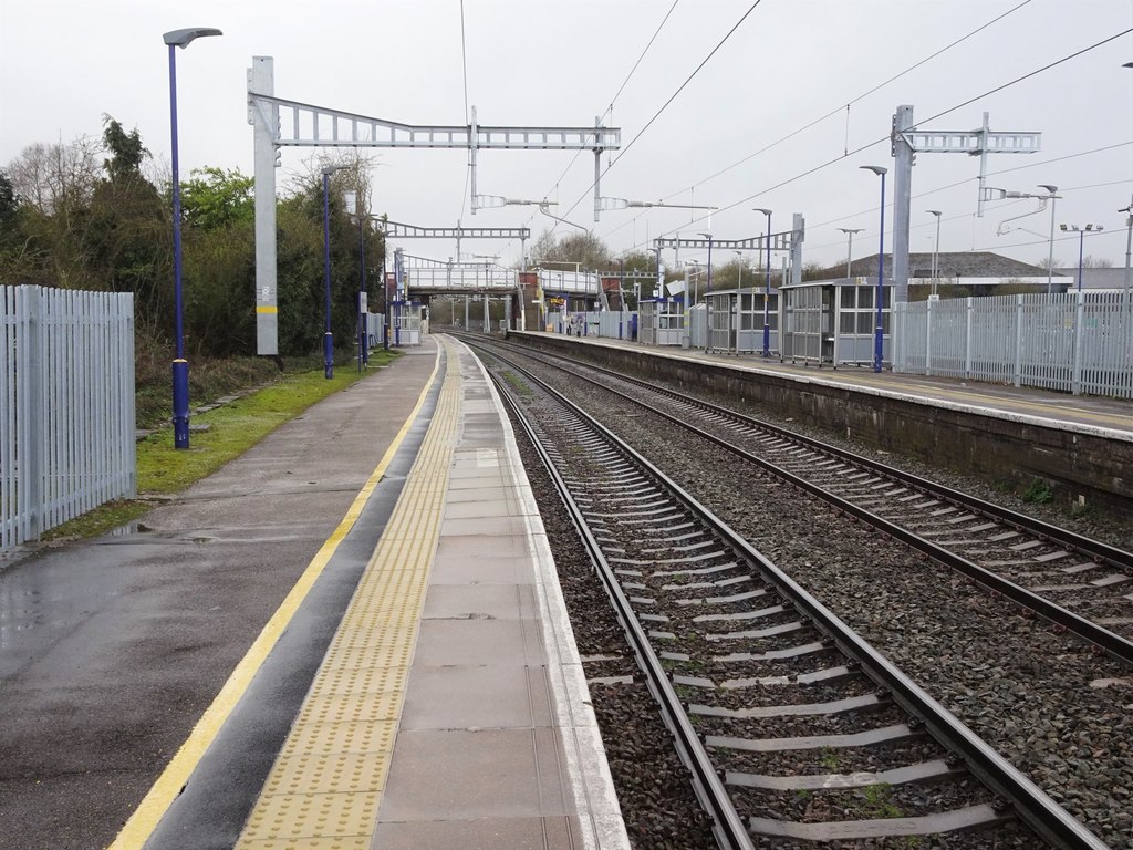 Theale railway station, Berkshire © Nigel Thompson :: Geograph Britain ...