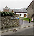 Upper House Farm bilingual name sign, Standard Street, Crickhowell