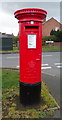 Elizabeth II postbox on Wrexham Road, Whitchurch