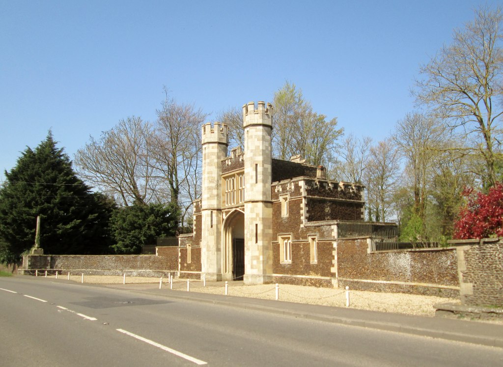 Main gate to Hillington Hall © Martin Dawes :: Geograph Britain and Ireland