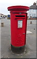 Elizabeth II postbox on Stopgate Lane